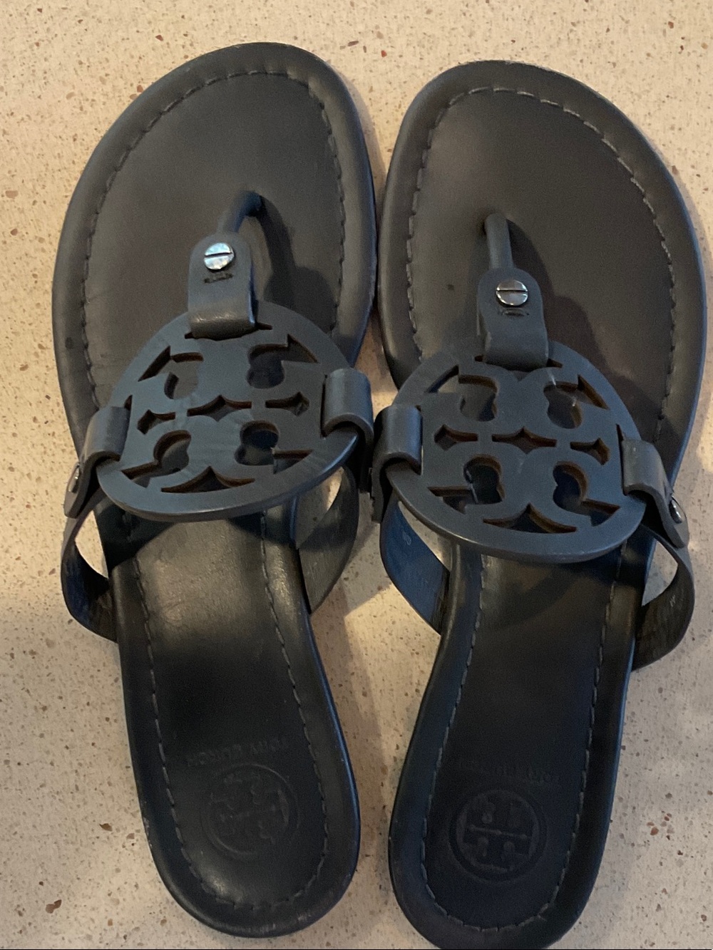 Tory Burch Black Logo Cutout Leather Thong Sandals